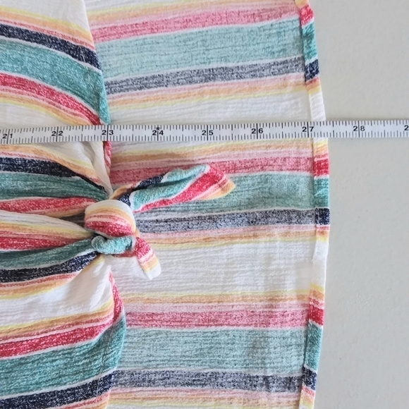 Zenobia Women's Striped High-Low Button Front Shirt - Picture 4 of 6